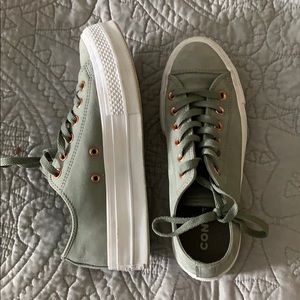 Converse women’s platform jade sneakers